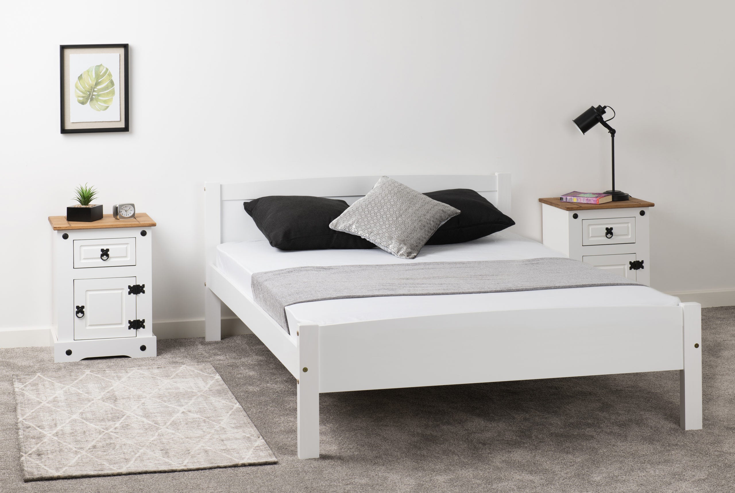 Amber 4'6" Bed - White