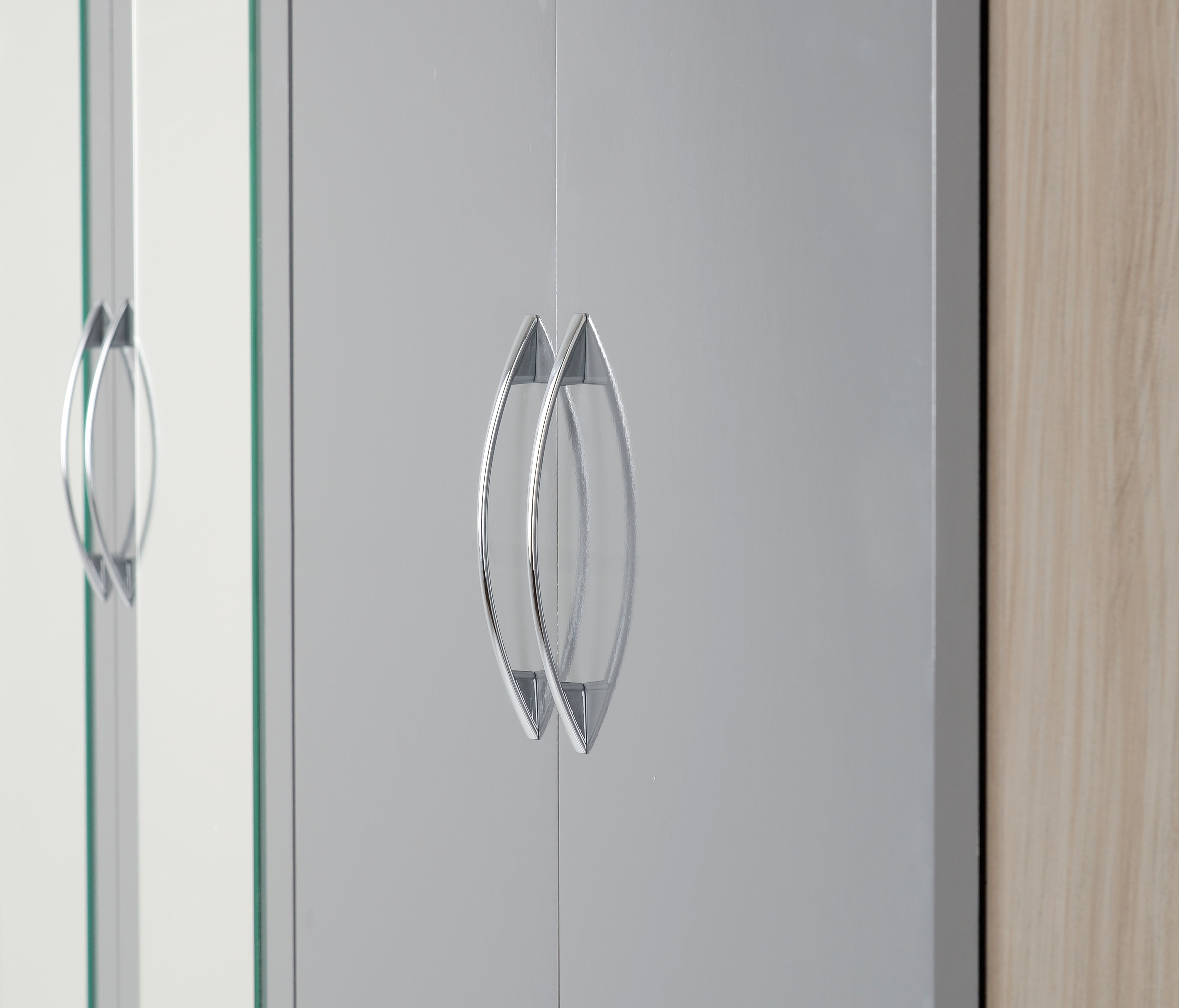 Nevada 4 Door 2 Drawer Wardrobe - Grey Gloss/Light Oak Effect Veneer