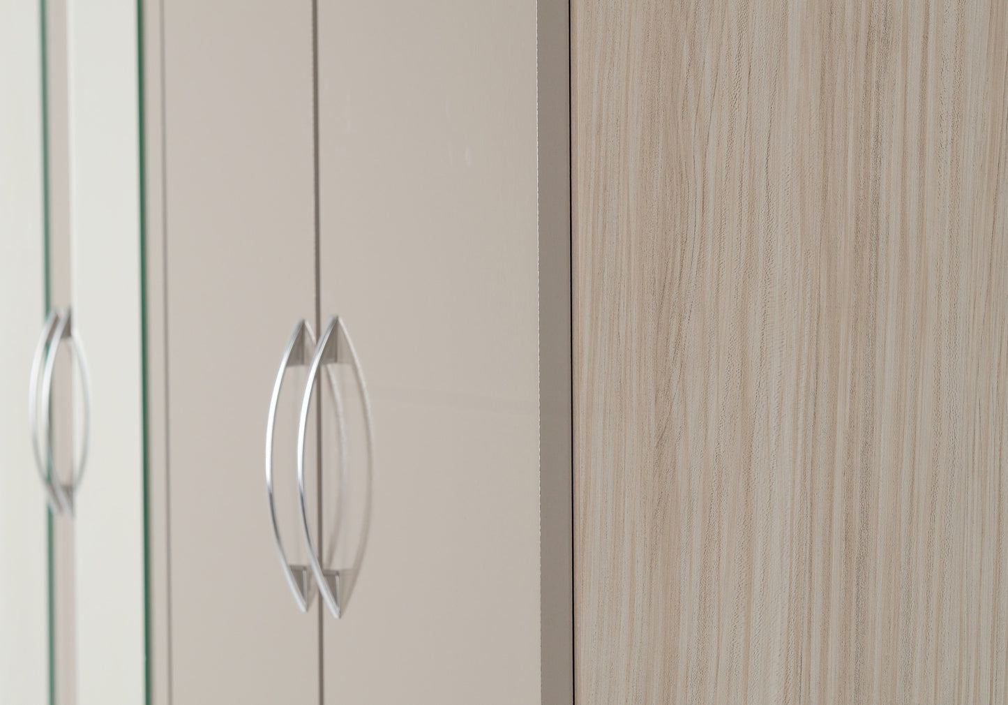 Nevada 4 Door 2 Drawer Wardrobe - Oyster Gloss/Light Oak Effect Veneer
