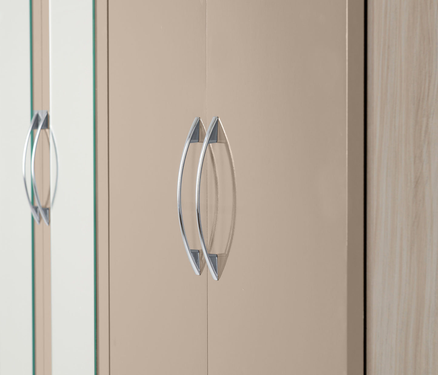 Nevada 6 Door 2 Drawer Wardrobe - Oyster Gloss/Light Oak Effect Veneer