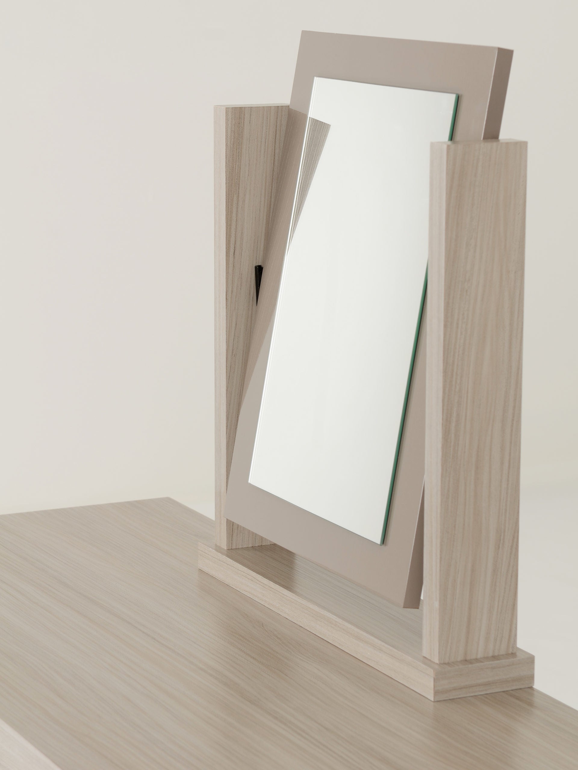 Nevada Dressing Table Set - Oyster Gloss/Light Oak Effect Veneer